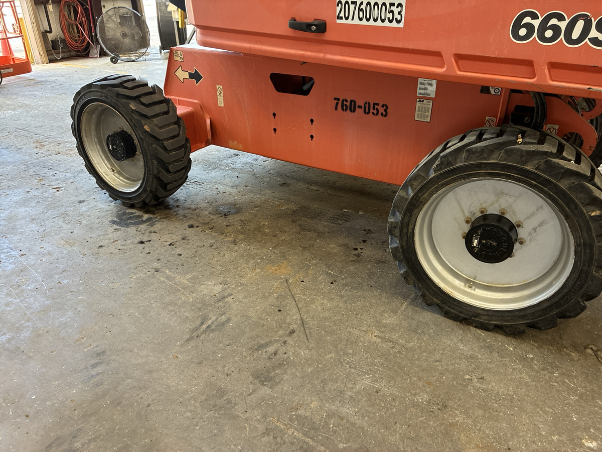 2018 JLG 660SJ-10