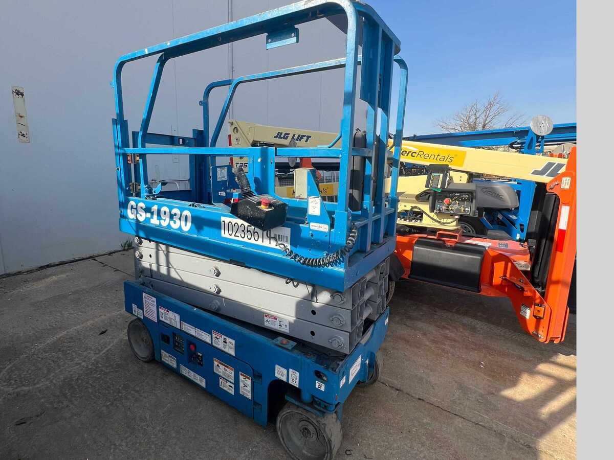 2018 Genie GS-1930