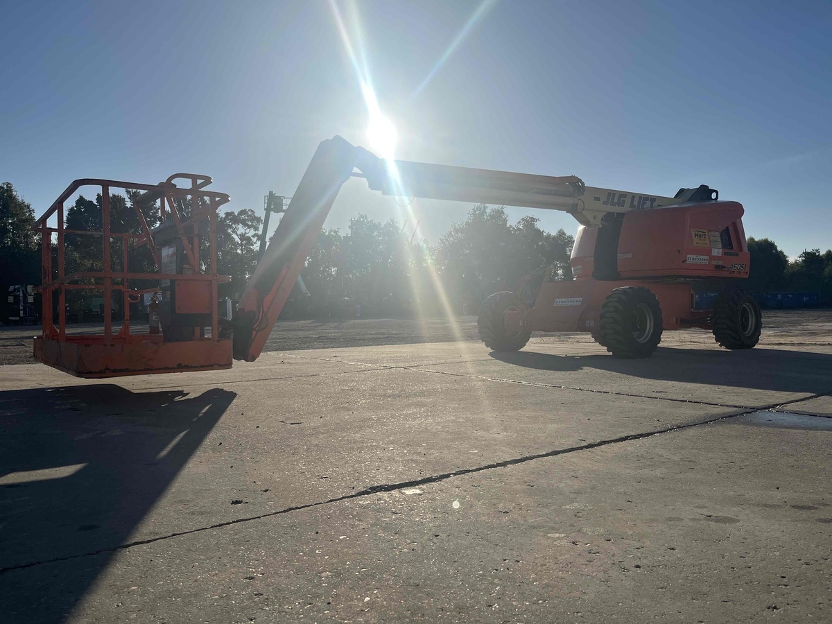 2018 JLG 460SJ-13