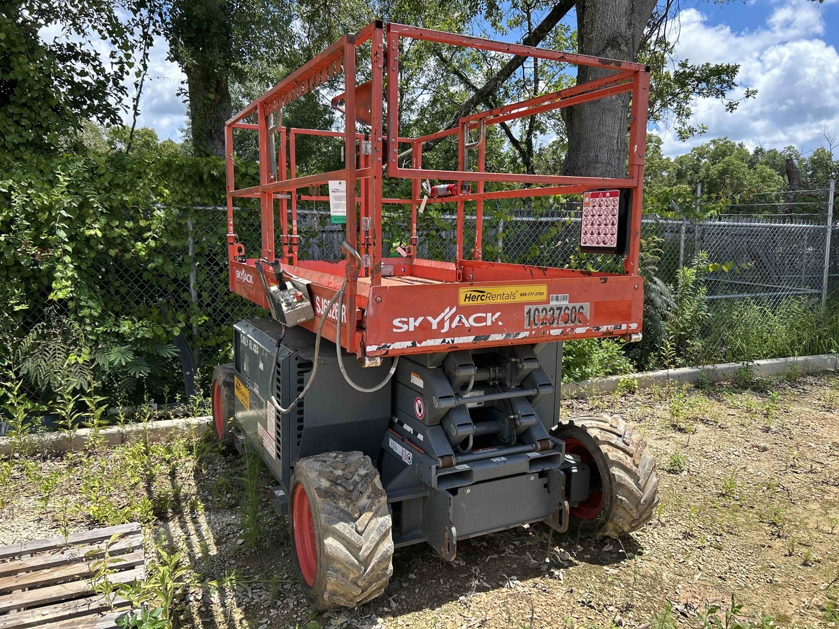 2018 Skyjack SJ-6826RT-4