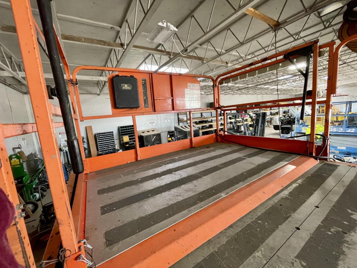 2015 JLG 4394RT