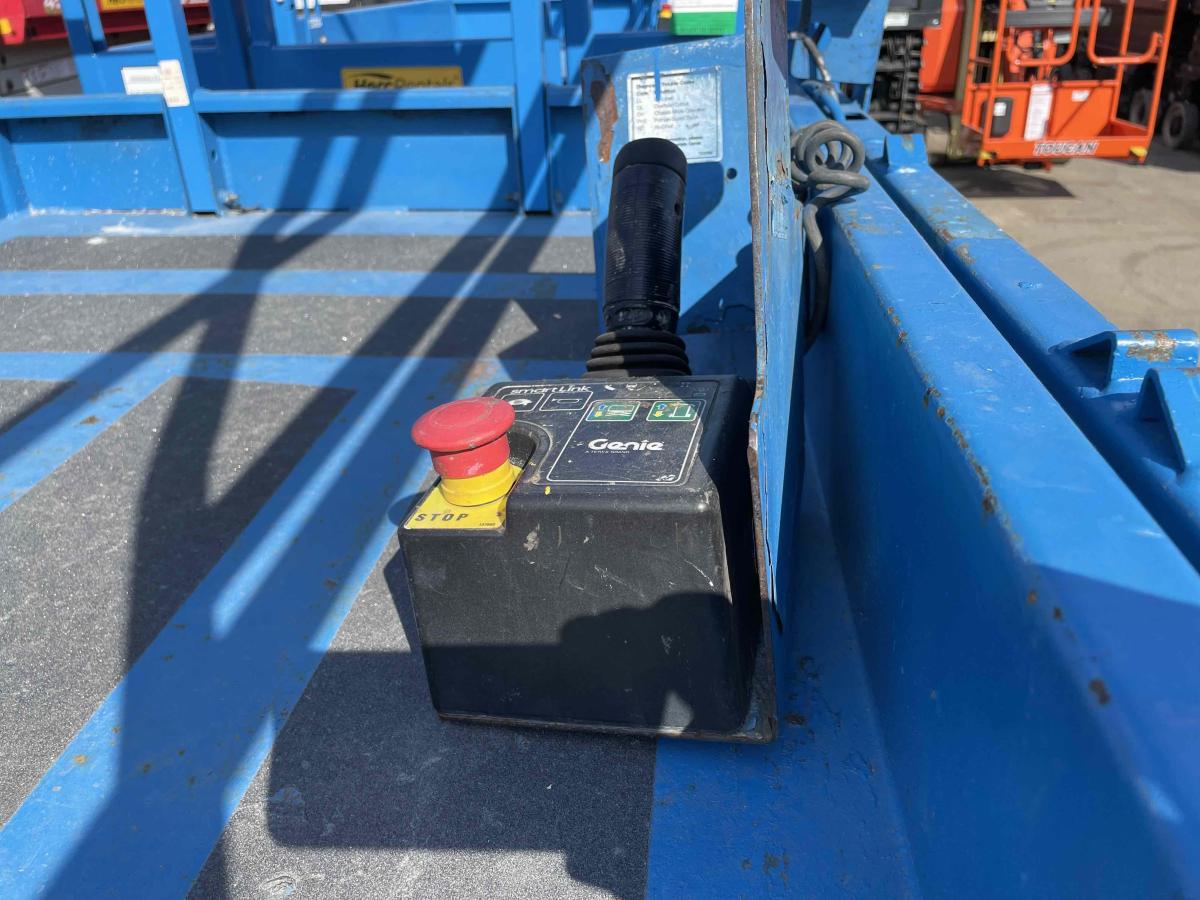 2016 Genie GS-3246