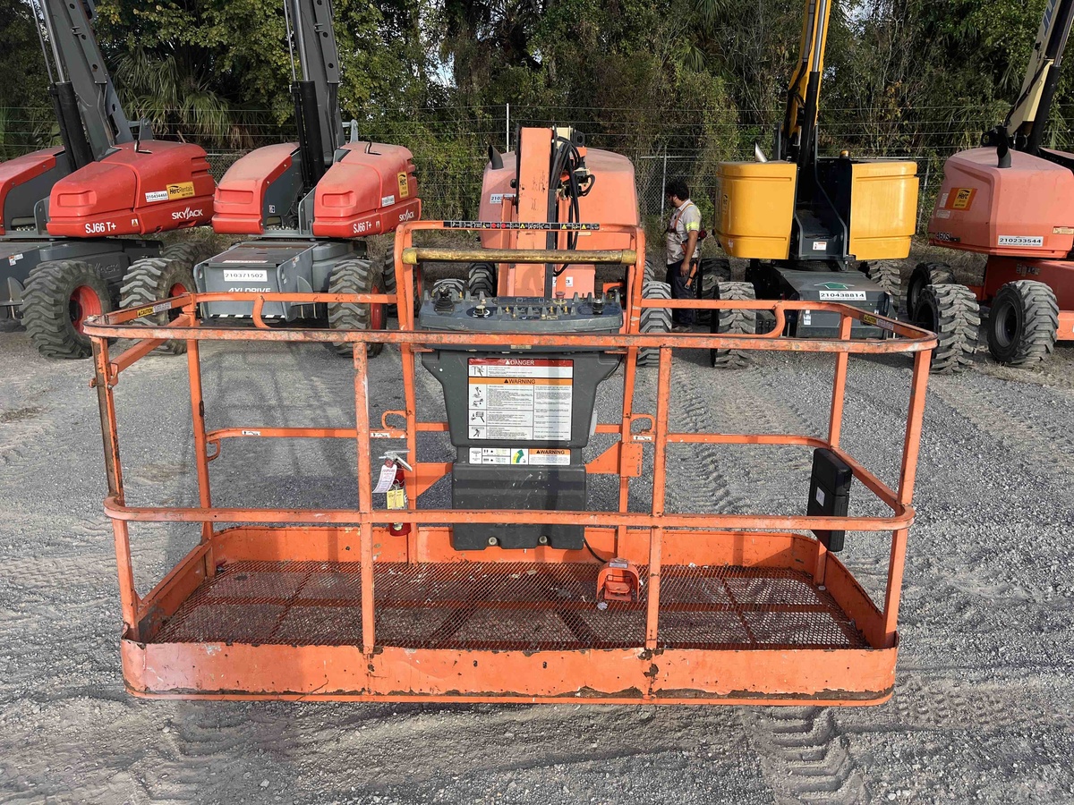 2018 JLG 460SJ-2