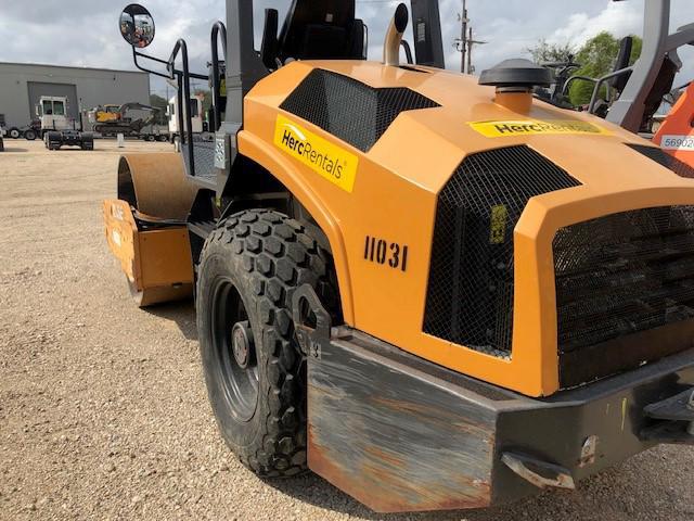 2020 Case SV208