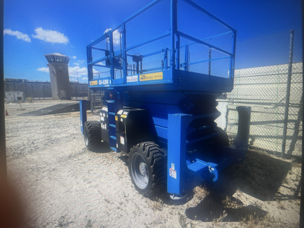 2016 Genie GS-4390 RT-4