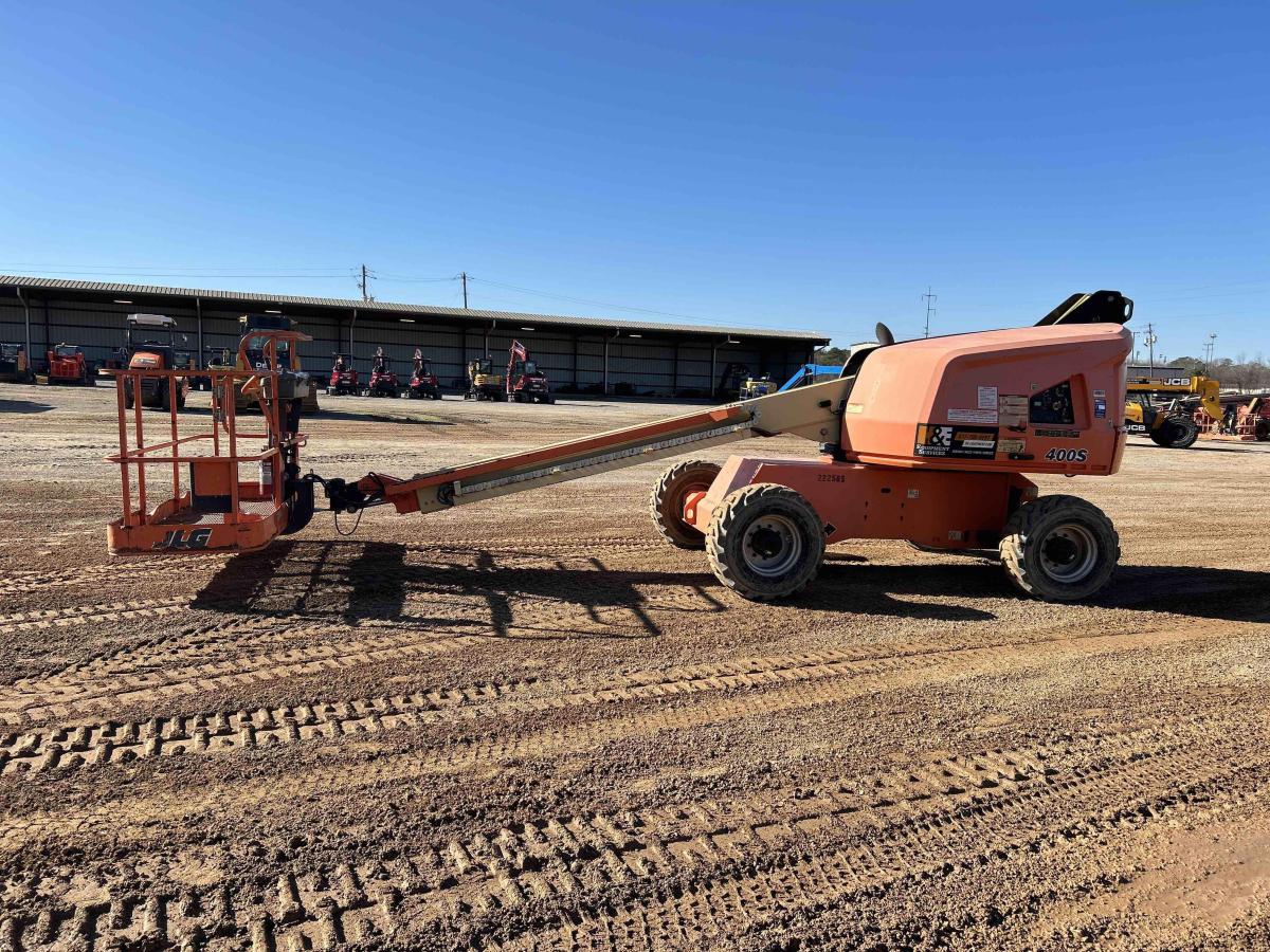 2016 JLG 400S