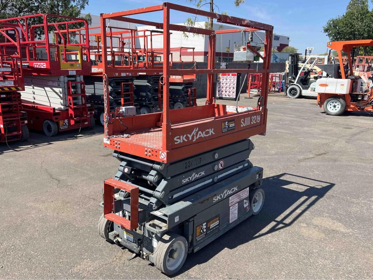 2017 Skyjack SJ3219