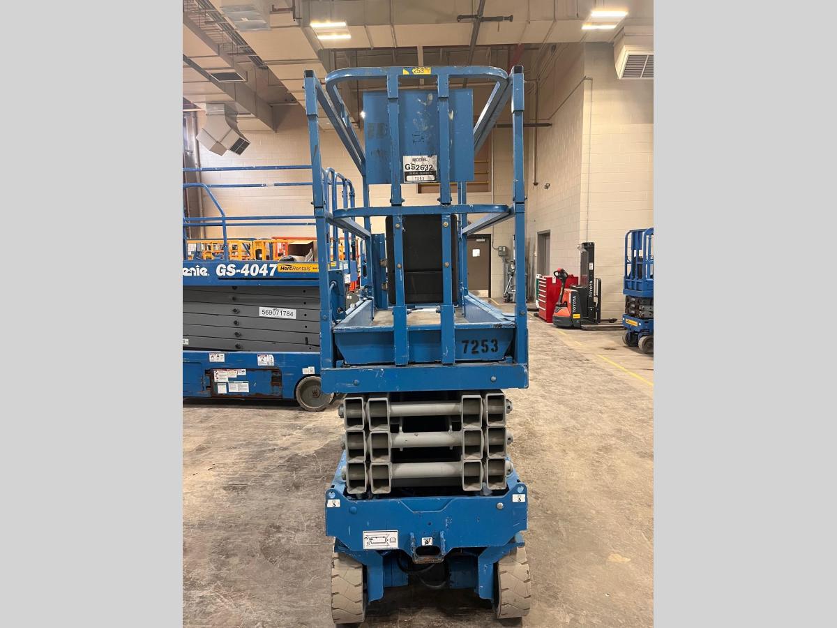 2013 Genie GS-2632