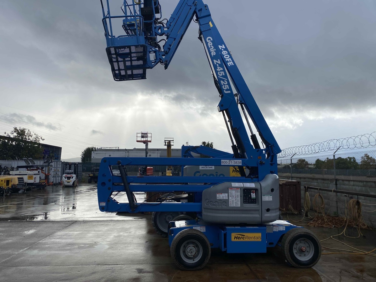 2018 Genie Z-45/25J