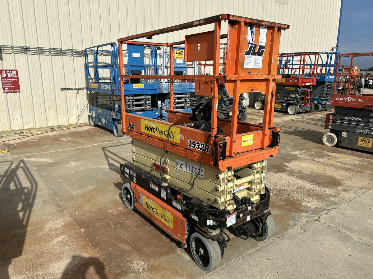 2018 JLG 1932R-14