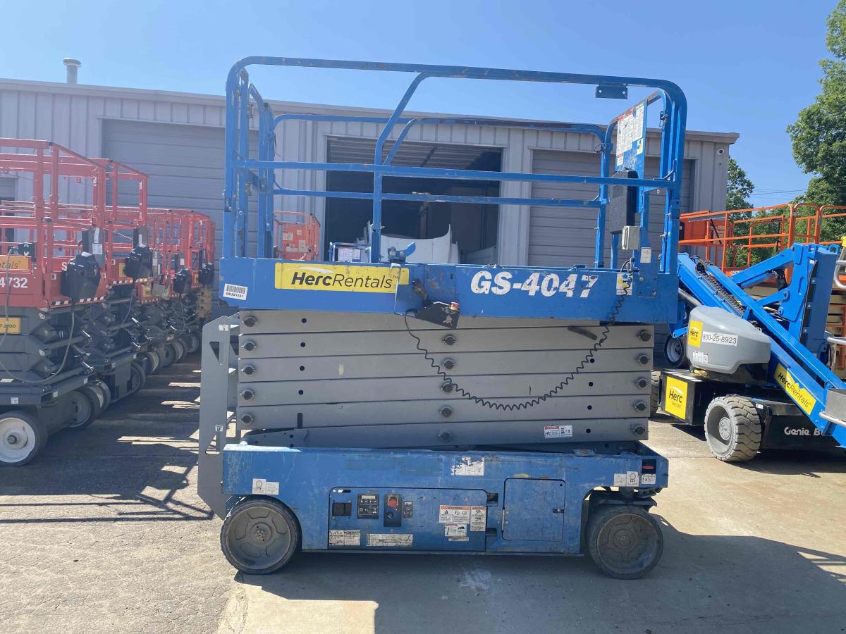 2018 Genie GS-4047