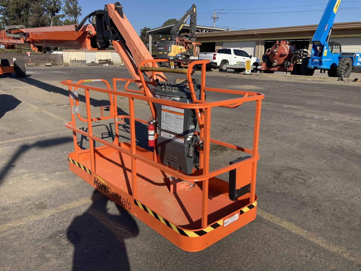 2017 JLG 1200SJP-4