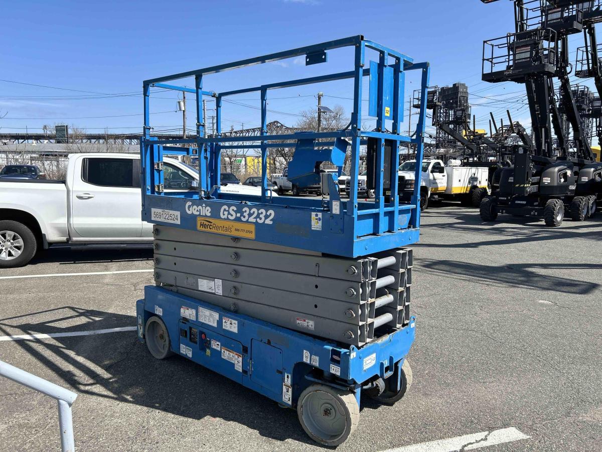 2016 Genie GS-3232