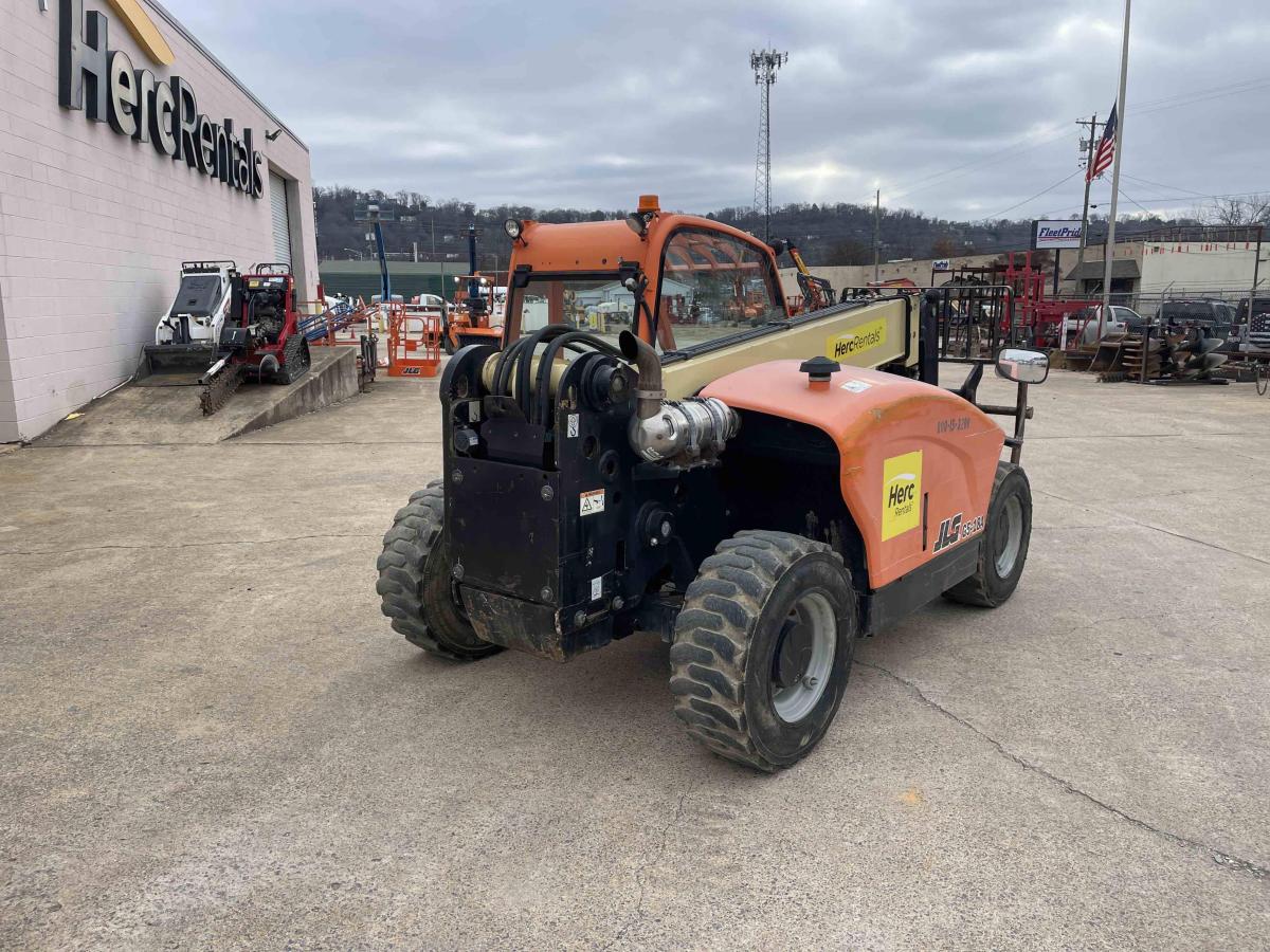 2017 JLG G5-18A