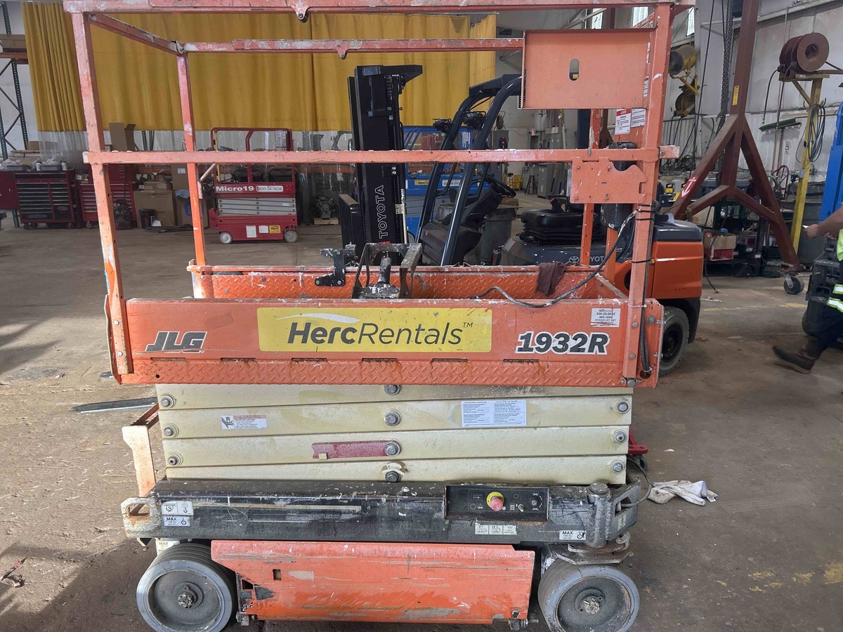 2018 JLG 1932R-1