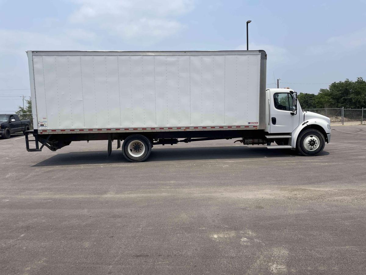 2020 Freightliner M2106