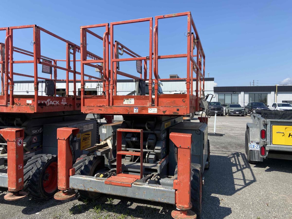 2014 Skyjack SJ-6832RT-4