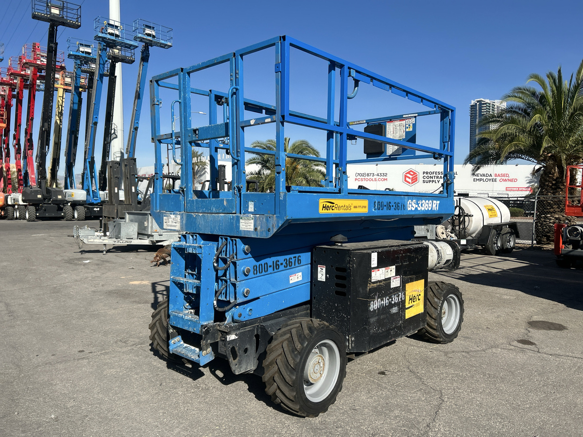 2017 Genie GS-3369 RT-2