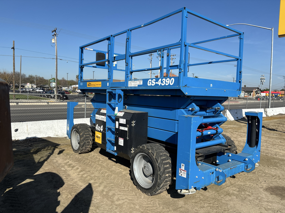 2018 Genie GS-4390 RT-3