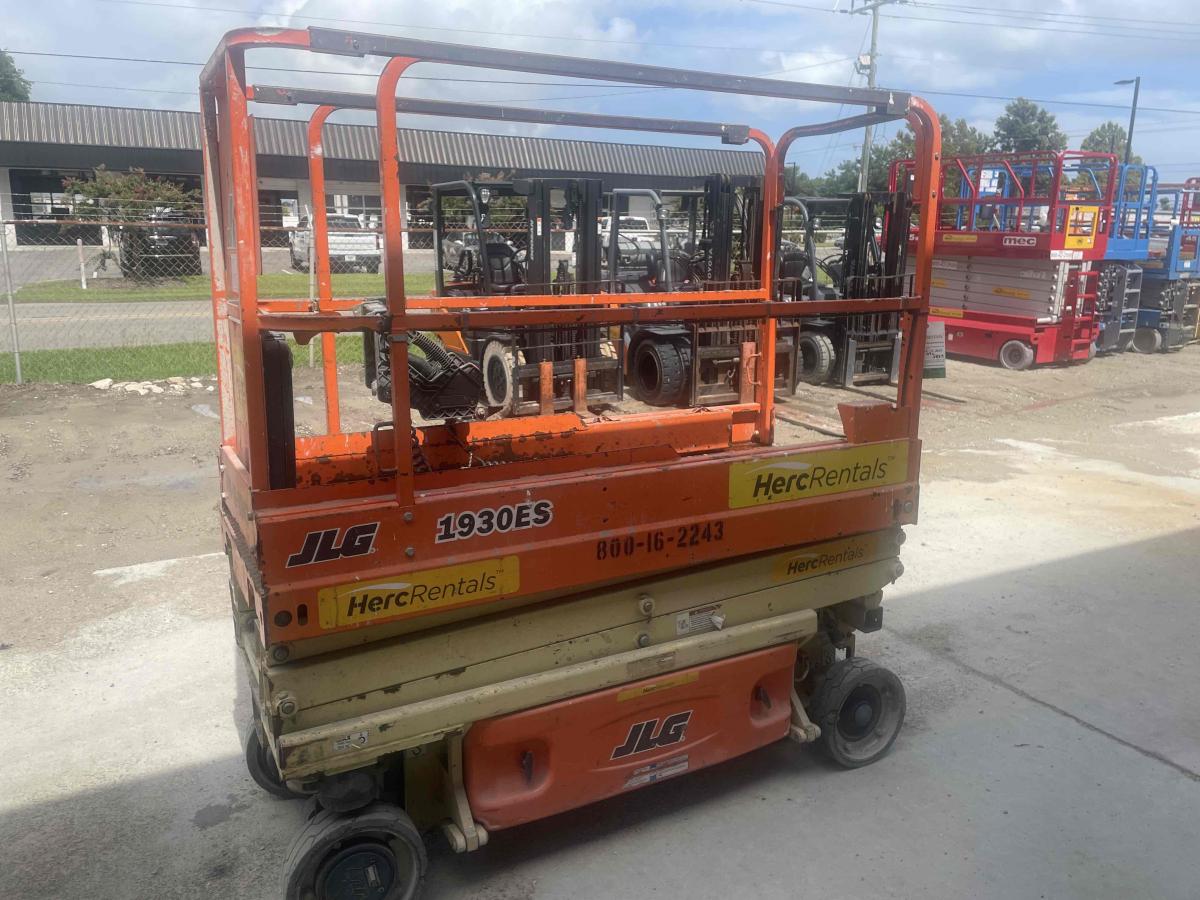2017 JLG 1930ES