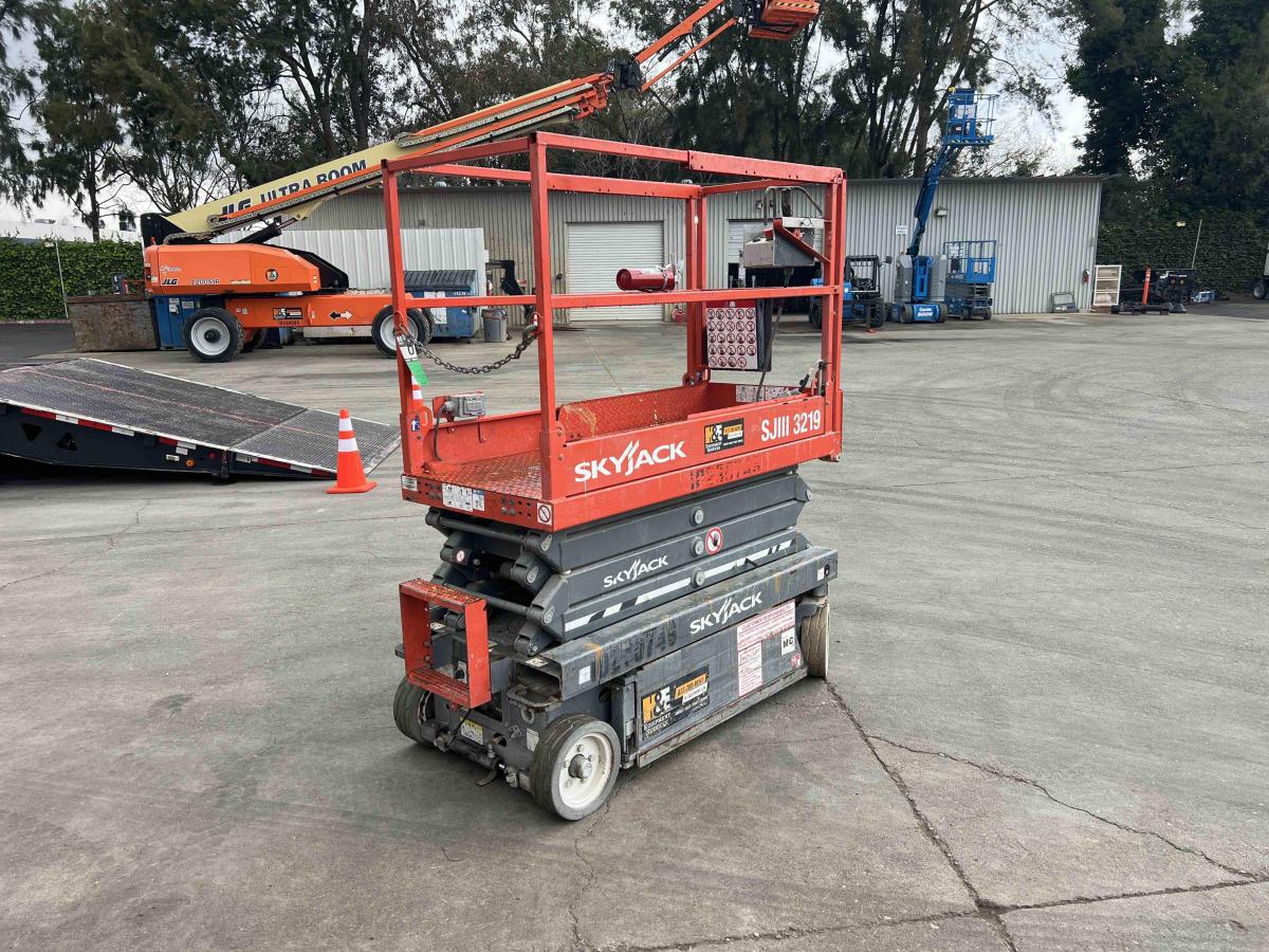 2017 Skyjack SJ3219