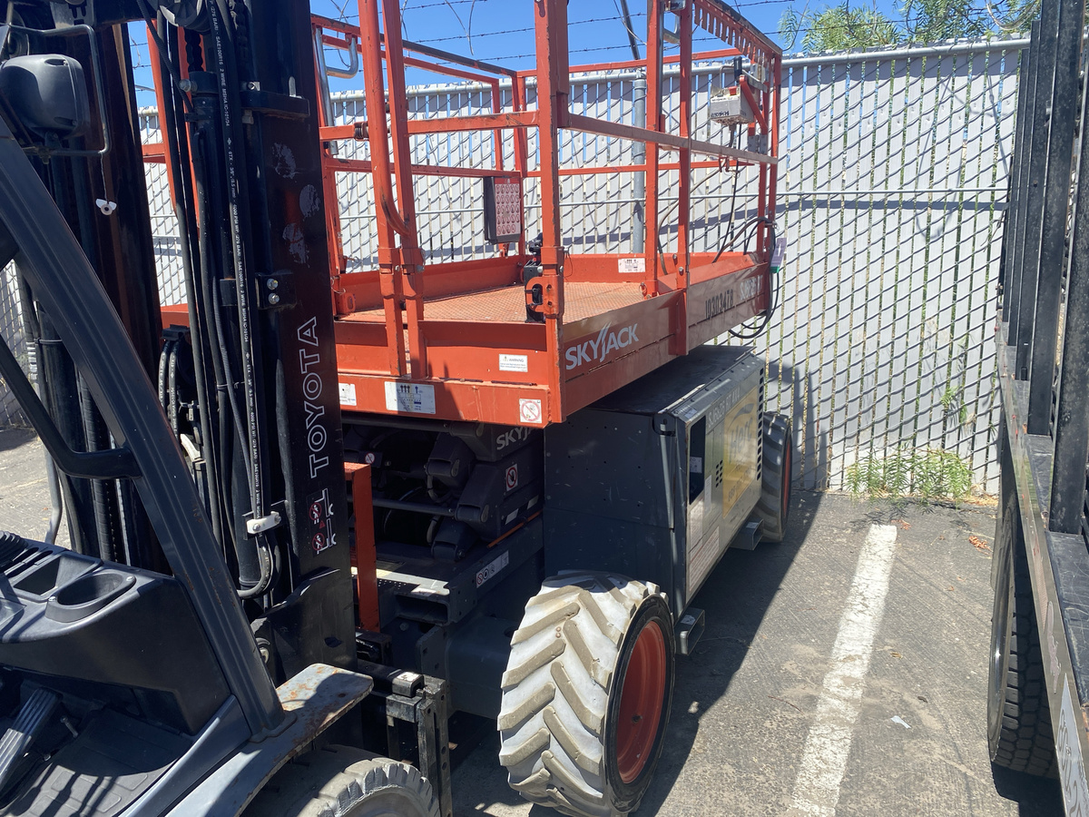 2018 Skyjack SJ-6826RT-4