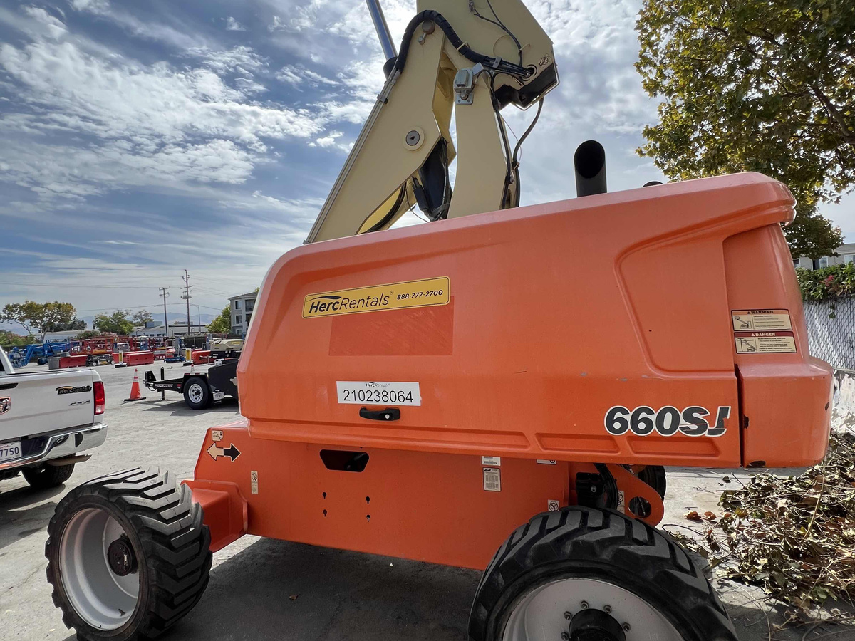2018 JLG 660SJ-2