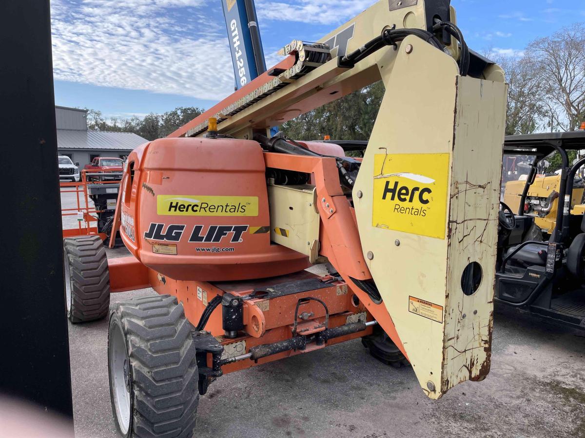 2017 JLG 600AJ