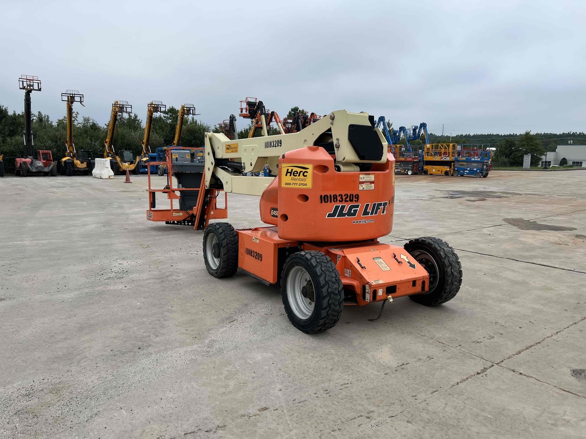2016 JLG E450AJ-6