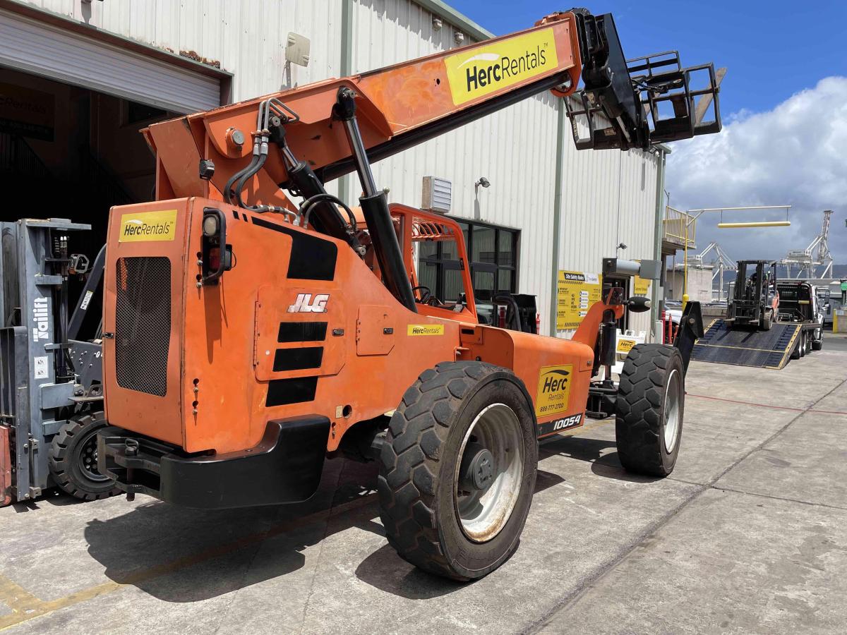 2017 SkyTrak 10054
