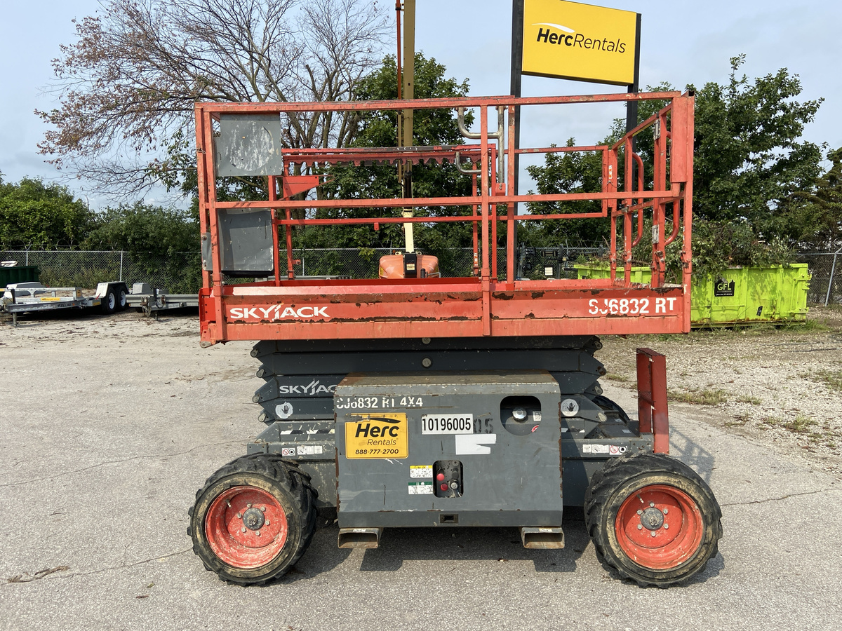 2016 Skyjack SJ-6832RT-5