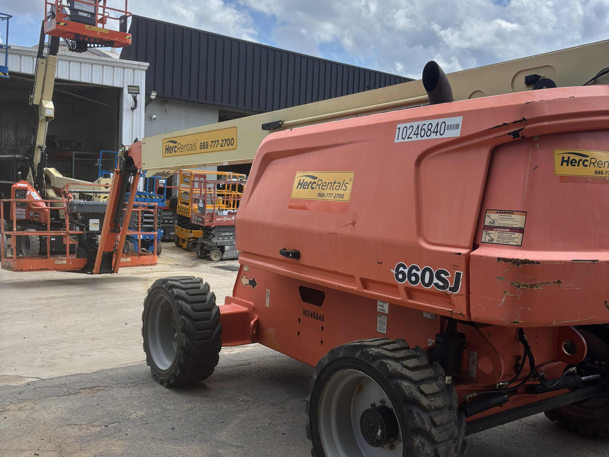 2018 JLG 660SJ-3