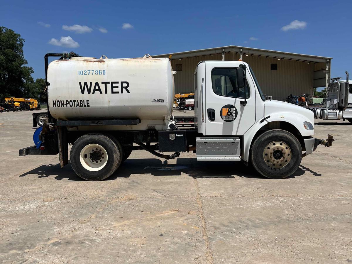 2019 Freightliner M2106-5