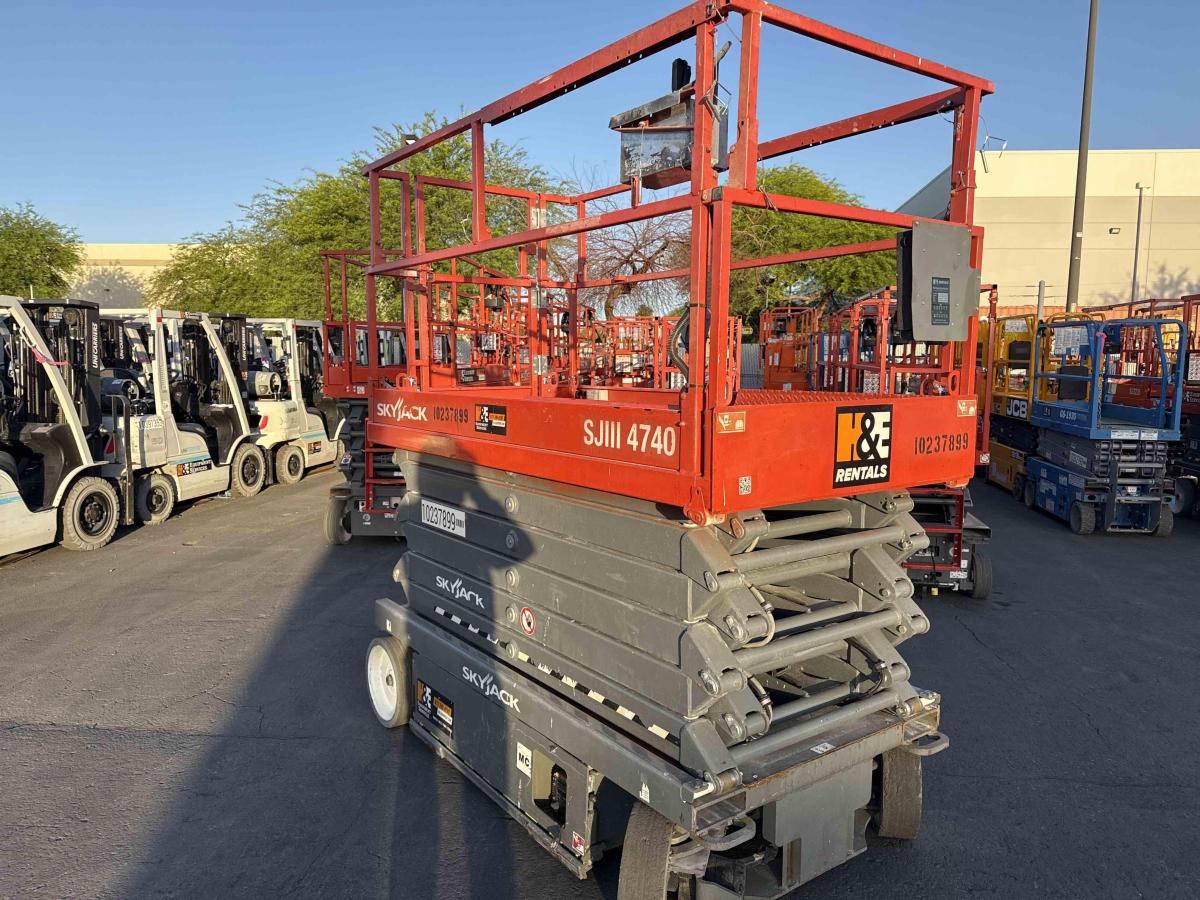 2018 Skyjack SJ4740