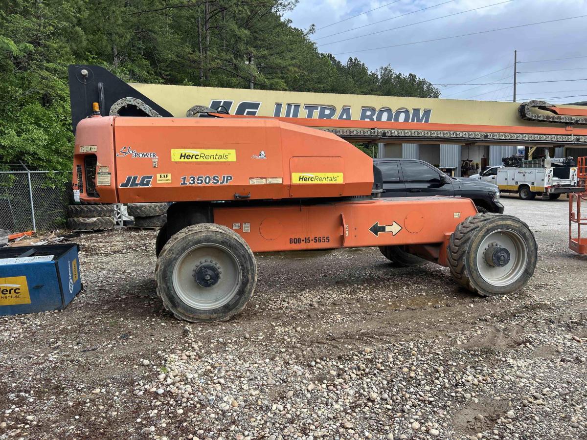 2017 JLG 1350SJP
