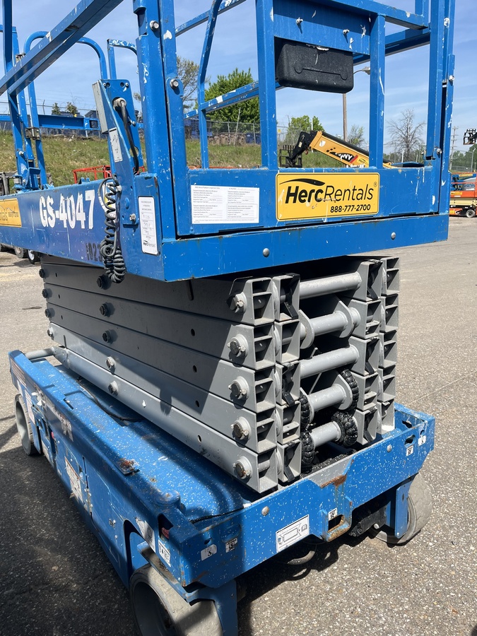2018 Genie GS-4047