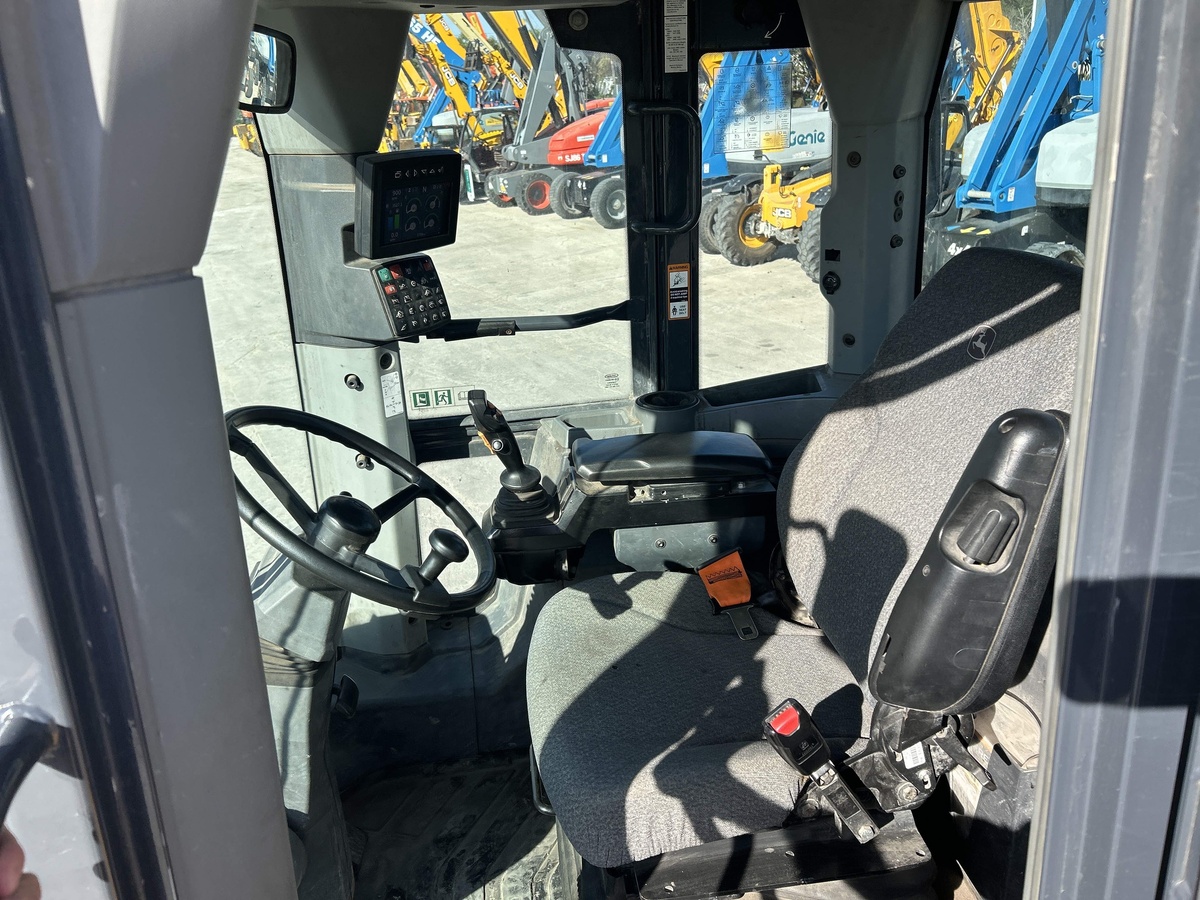 2021 John Deere 524 P-6