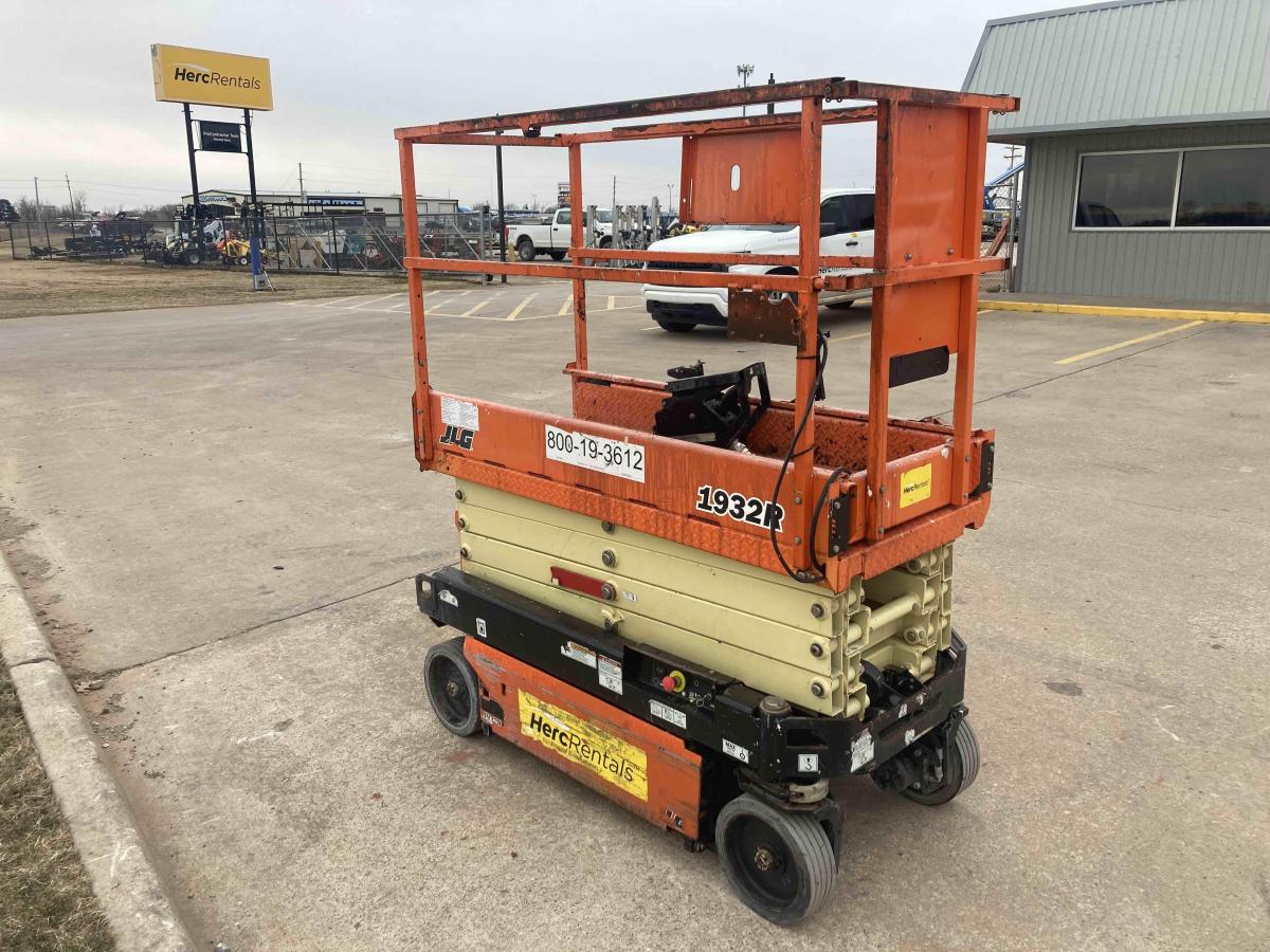 2018 JLG 1932R