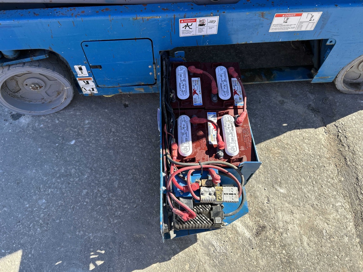 2017 Genie GS-3232-6