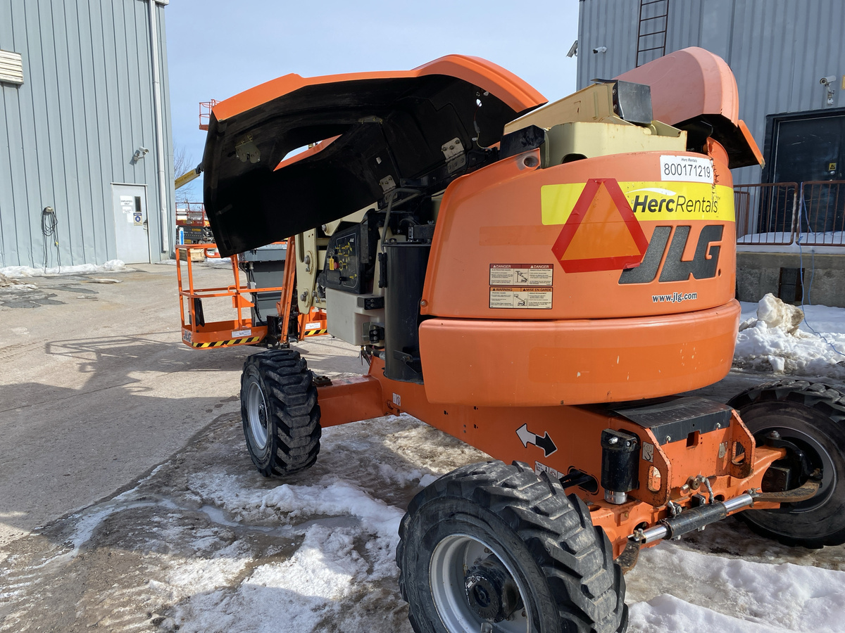 2017 JLG 450AJ-8