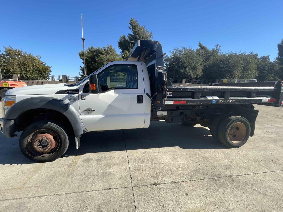 2016 Ford F550-9