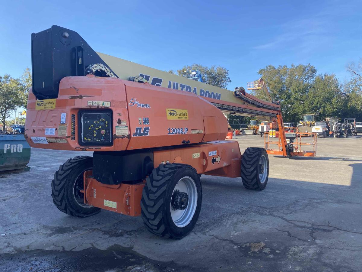 2018 JLG 1200SJP
