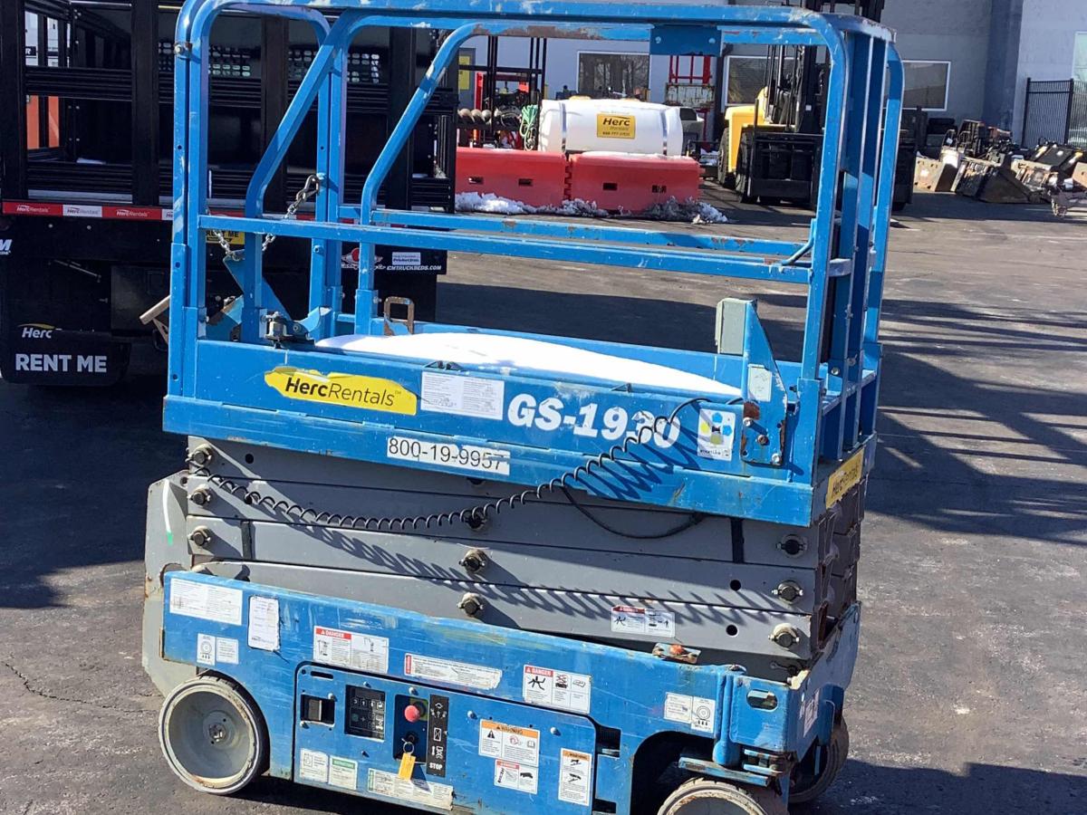2018 Genie GS-1930