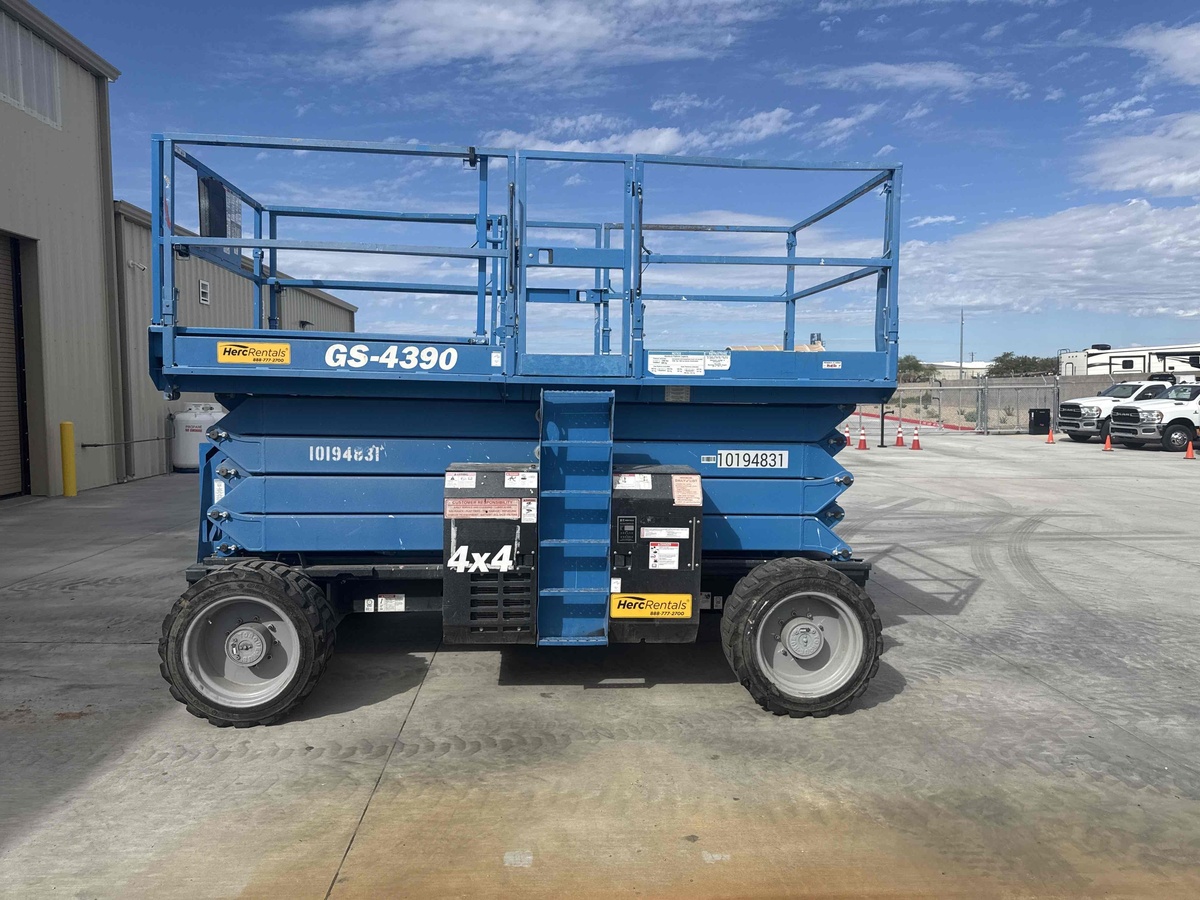 2016 Genie GS-4390 RT-4