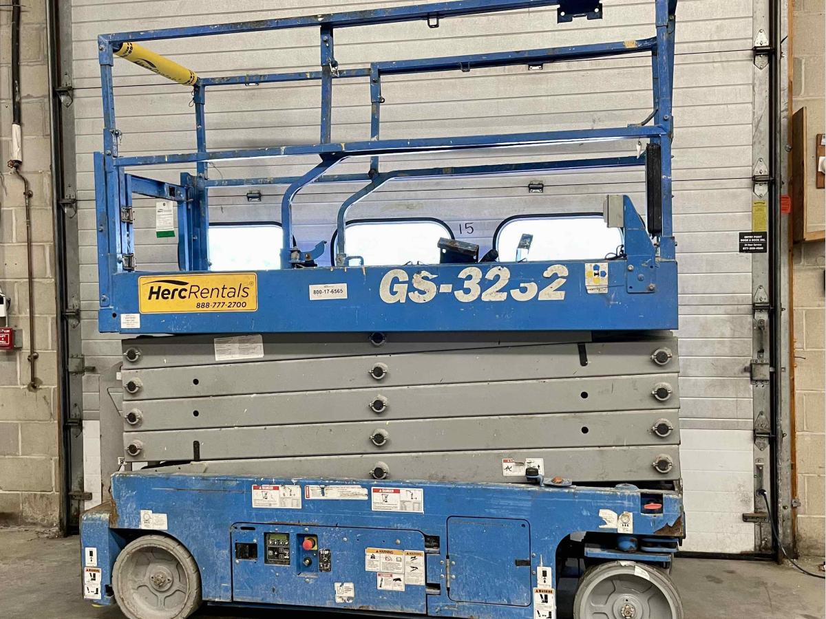 2017 Genie GS-3232-2