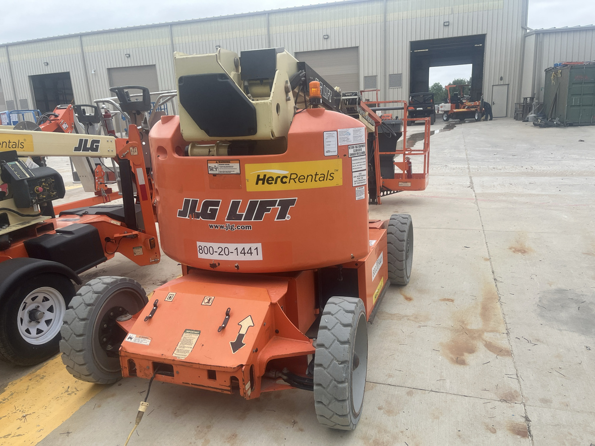 2018 JLG E450AJ-2