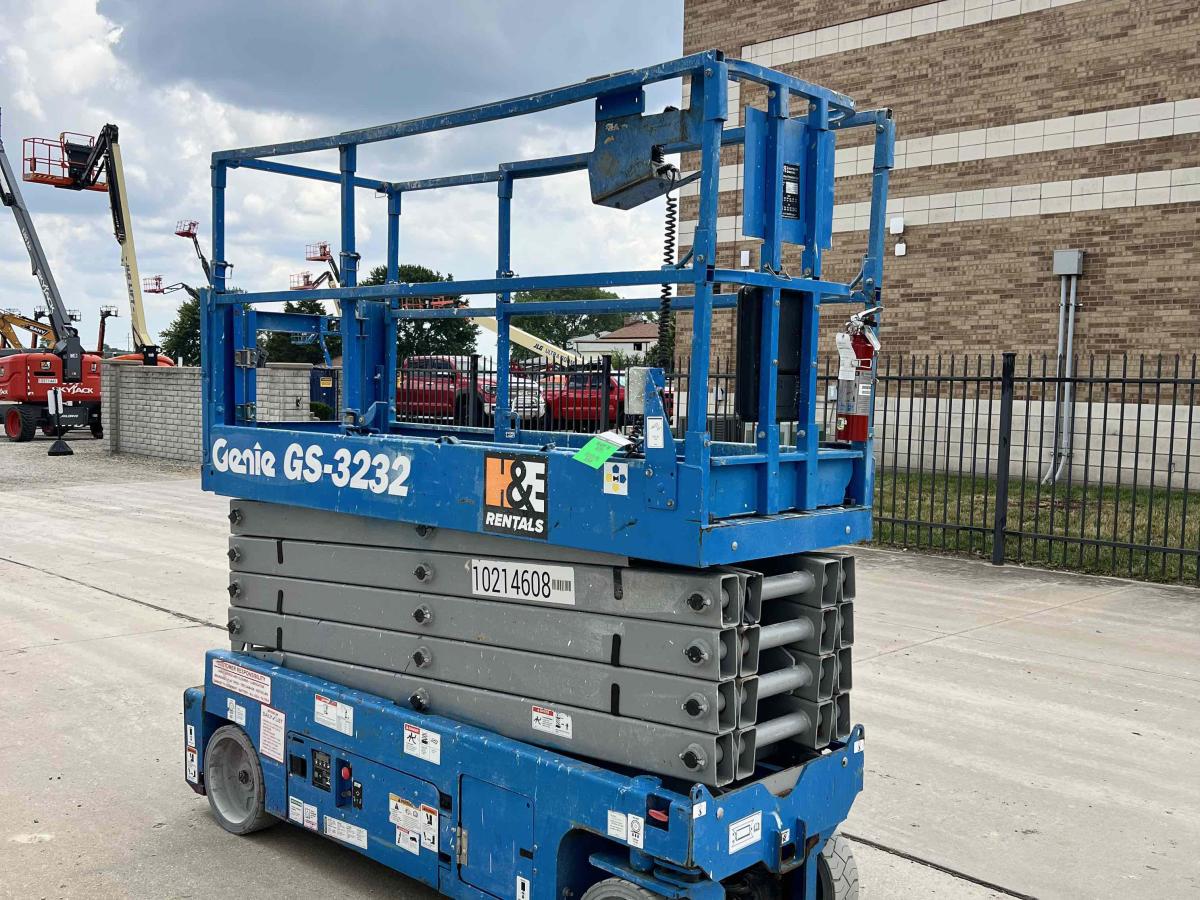 2017 Genie GS-3232-2