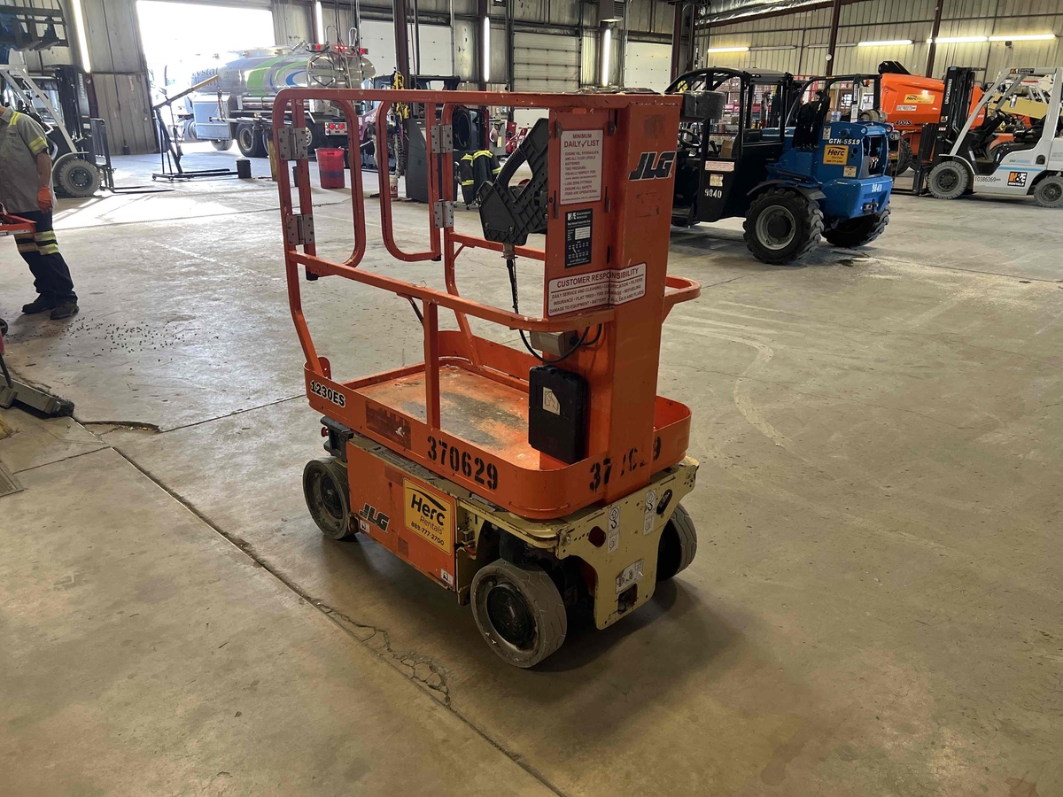 2017 JLG 1230ES