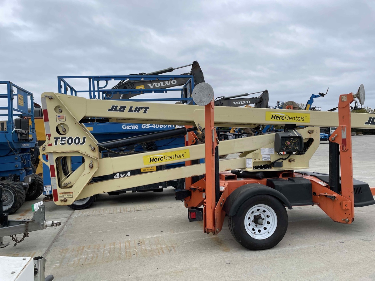 2017 JLG T500J-4