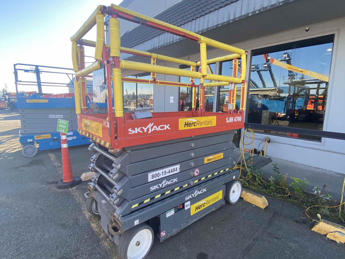 2017 Skyjack SJ4740